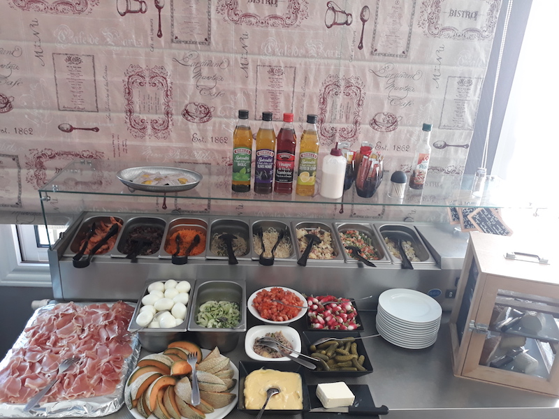 Buffet La Cave à bière Saint Léonard des Bois